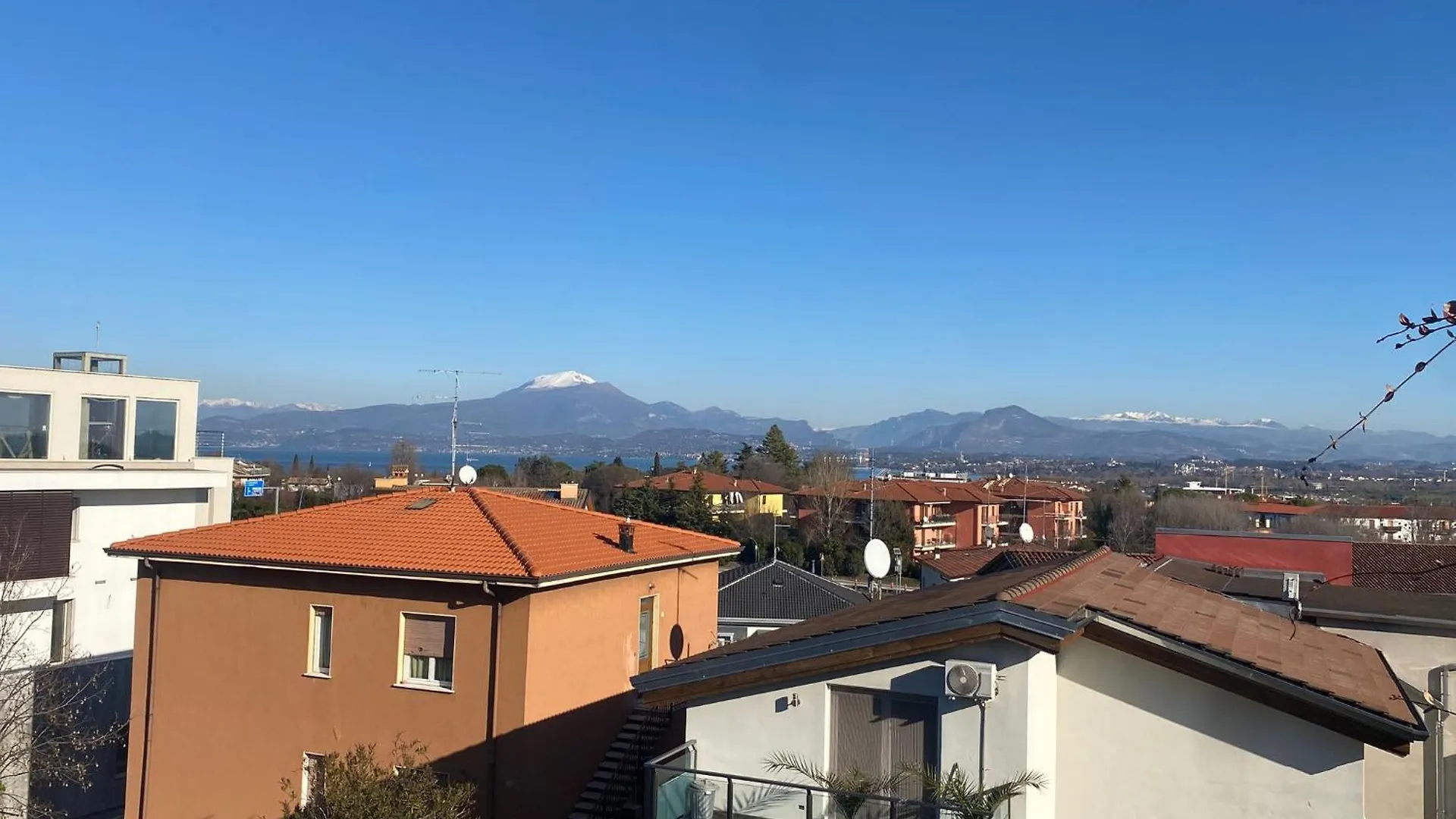 The Terrace On The Lake - Apartment With Pool Peschiera del Garda